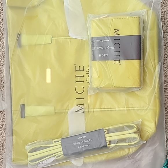 Bnwt Miche Callie Demi Shell, handles, Wallet - Picture 2 of 2